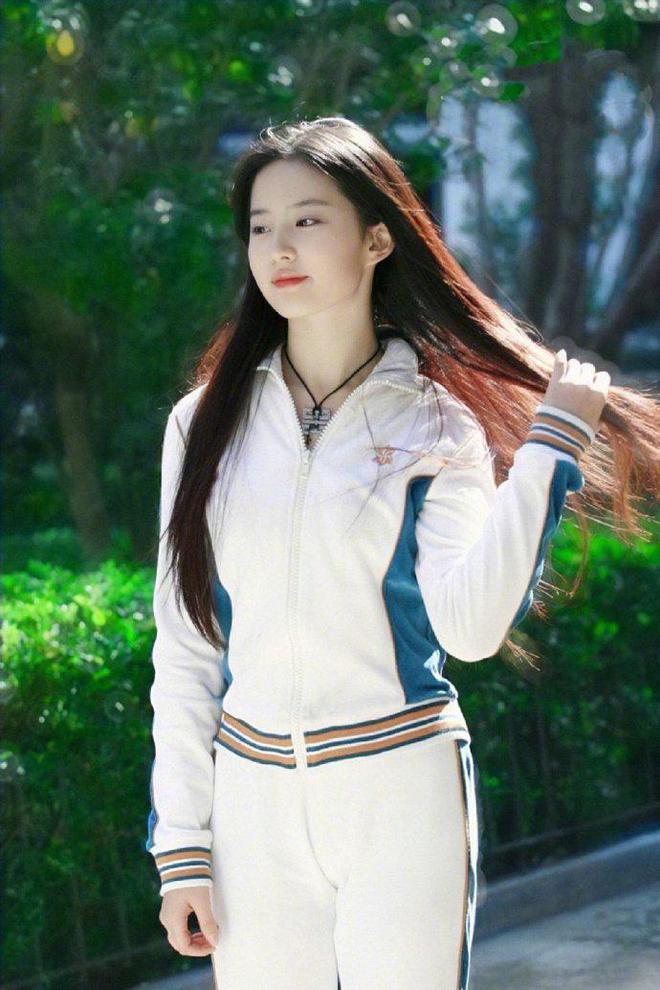 刘亦菲运动_刘亦菲运动员_刘亦菲运动装旧照