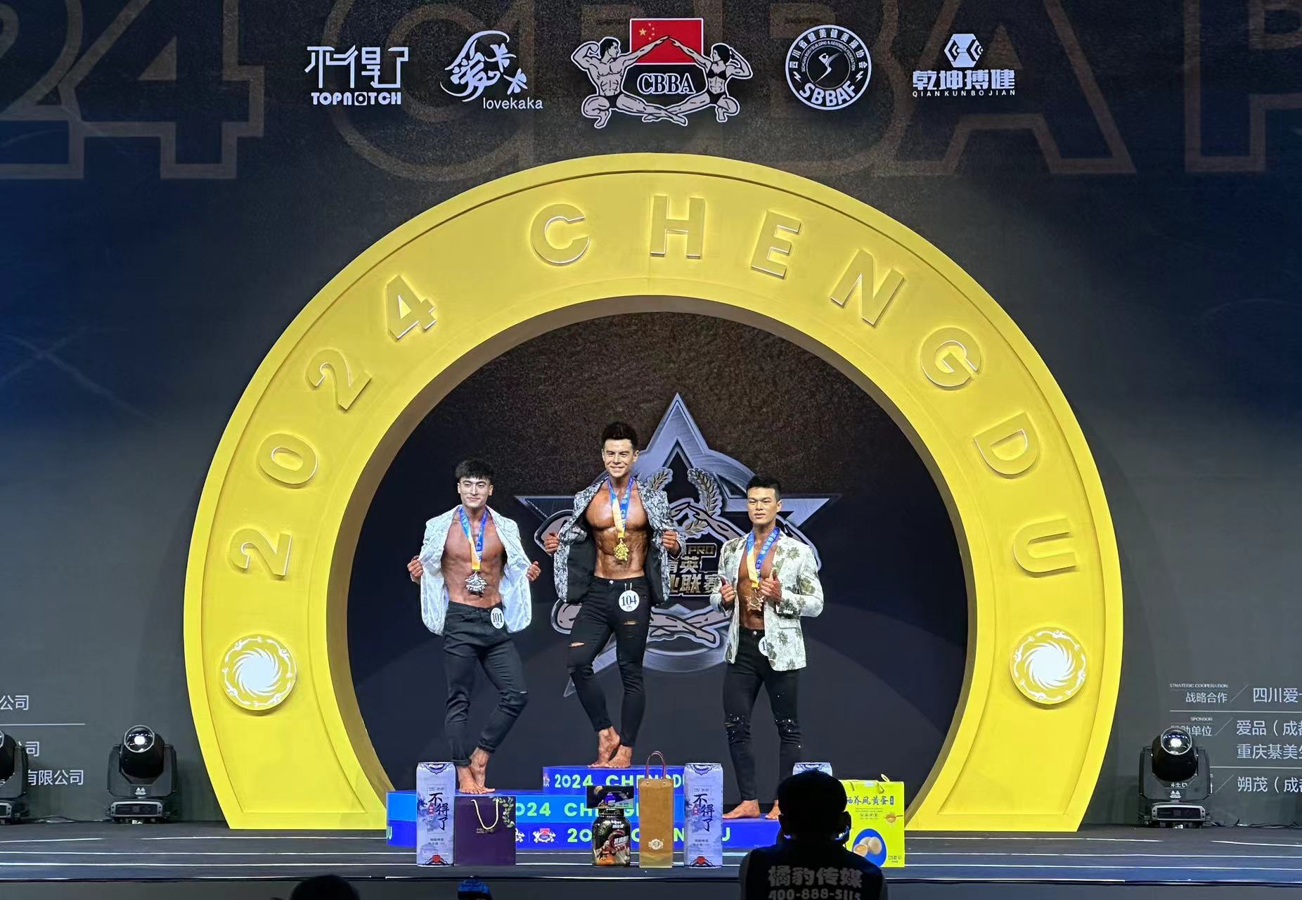 健身比基尼_比基尼健身操冠军_比基尼健身运动员